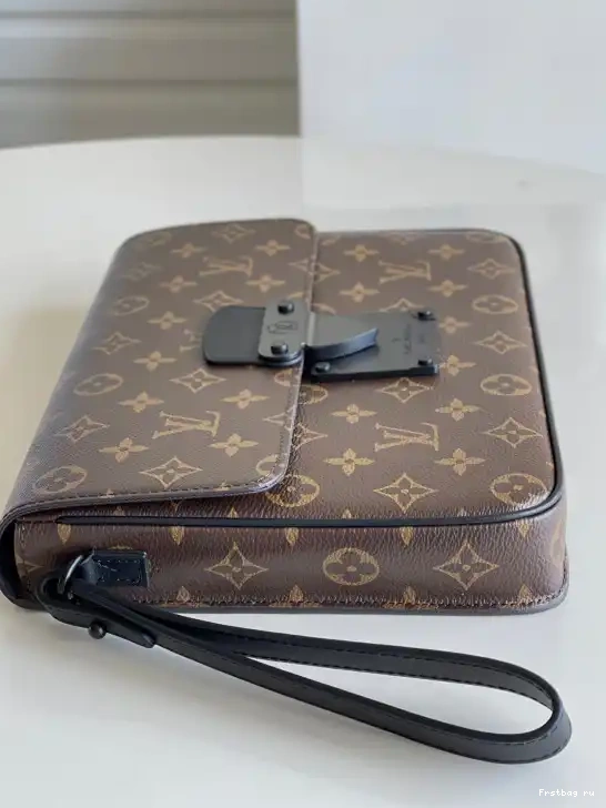 First bag ru VUITTON LOCK POUCH LOUIS S A4 0506